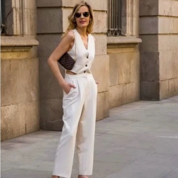 Zara Cream CUT OUT VEST JUMPSUIT NWT Size Medium - Picture 2 of 5